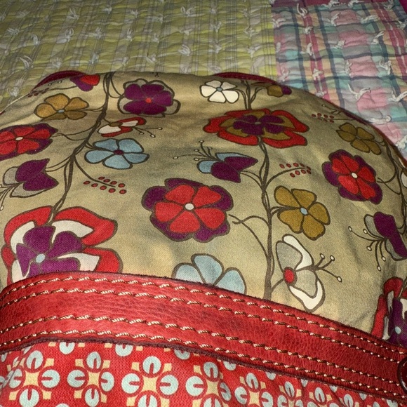 Fossil Floral Red and Cream Women's Bag. (BT 1) - Picture 11 of 13